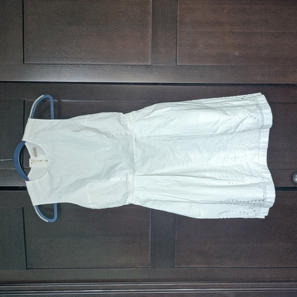 NWT GAP White Eyelet Embroidered Sundress - Picture 2 of 5